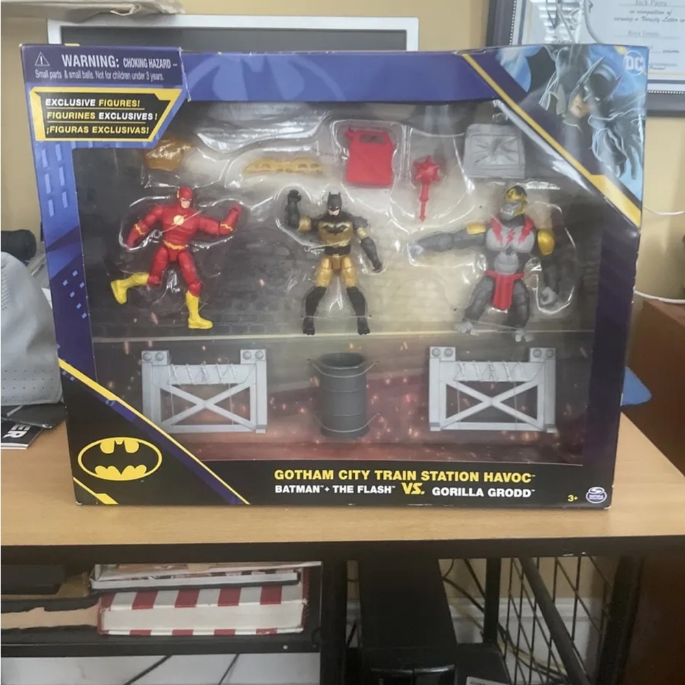 Batman 2022 Gotham City Train Station Havoc 4" Action Figure NEW Spinmaster